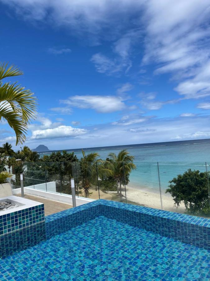 Cap Ouest Beachfront Luxury Penthouse & Apartment Flic en Flac Bagian luar foto